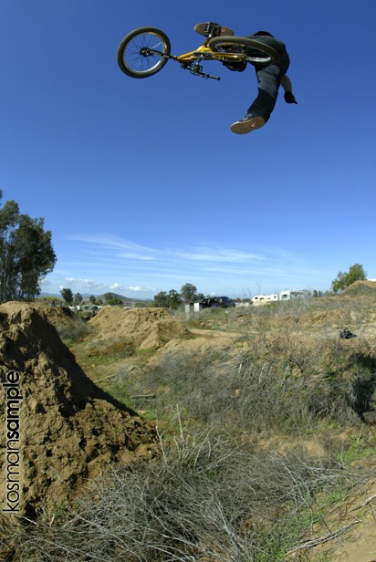 Photo shoot for Tioga at one of the many SoCal Dirt spots. Havnt seen too many people throw down this combo! – One hand, one foot Moto, So Cal.