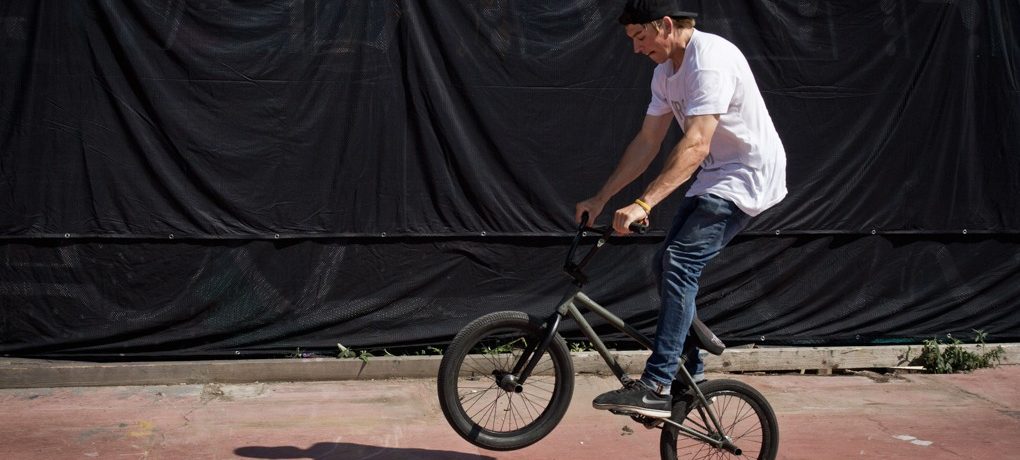 Pull up into a hop as you normally would, only don’t put all your energy into hopping as high as possible.