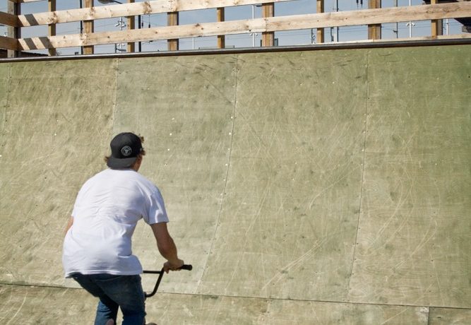 Before you start, make sure you’re comfortable sliding double pegs and have a good idea where your balance point is in the icepick.