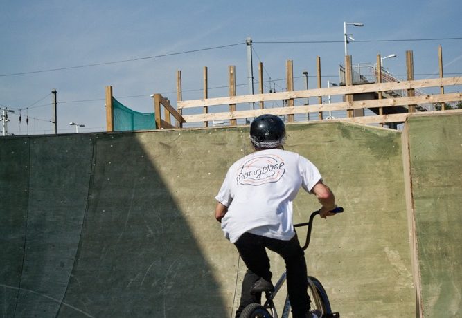 Height can help with old school no handers as hitting the ramp with a bit of speed will give you more time to take your hands off. Go with enough speed to do a comfortable air, but you don’t need to do the biggest
air possible.