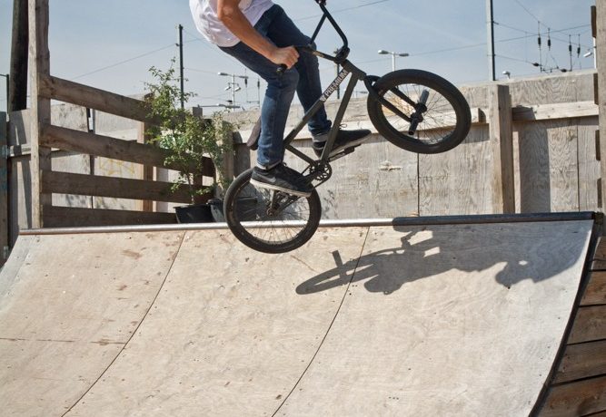 When you reach the top of the ramp, start to turn like you would in an air, only this time you’ll have very little carve. You’ll feel yourself almost coming back down exactly where you were. Don’t pull out either, as the back end comes around, push it over the deck.