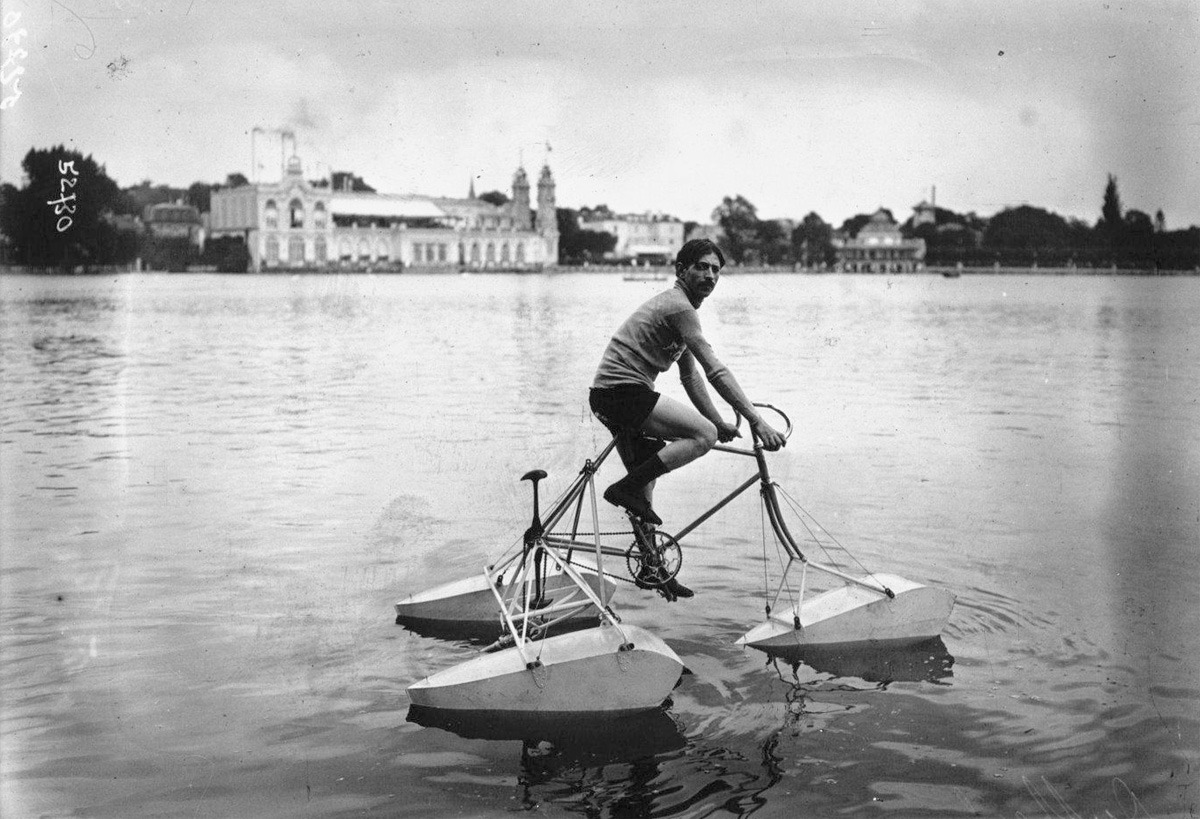 Water bike contest from 1914