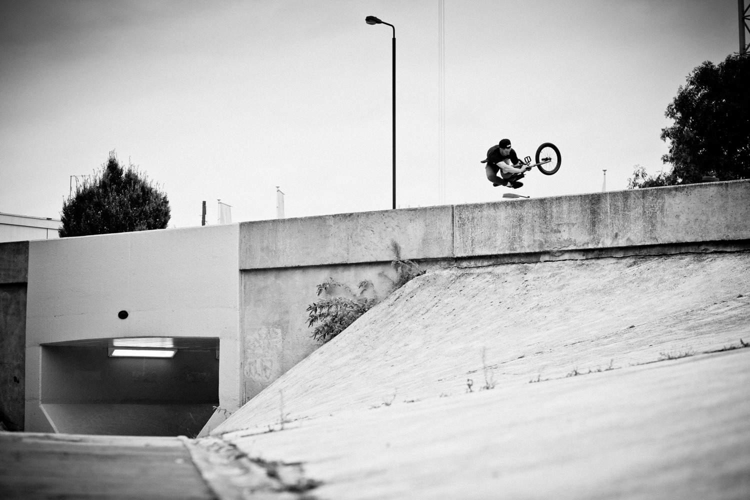 I would say that there have been quite a few photos of a wallride to table taken at this bank to wall at Wandsworth roundabout, but not everything has to be an 'NBD'. Not that Pete or myself give a shit. Pete Sawyer Bean refreshes your memory as to what a wallride table should look like anyway.
