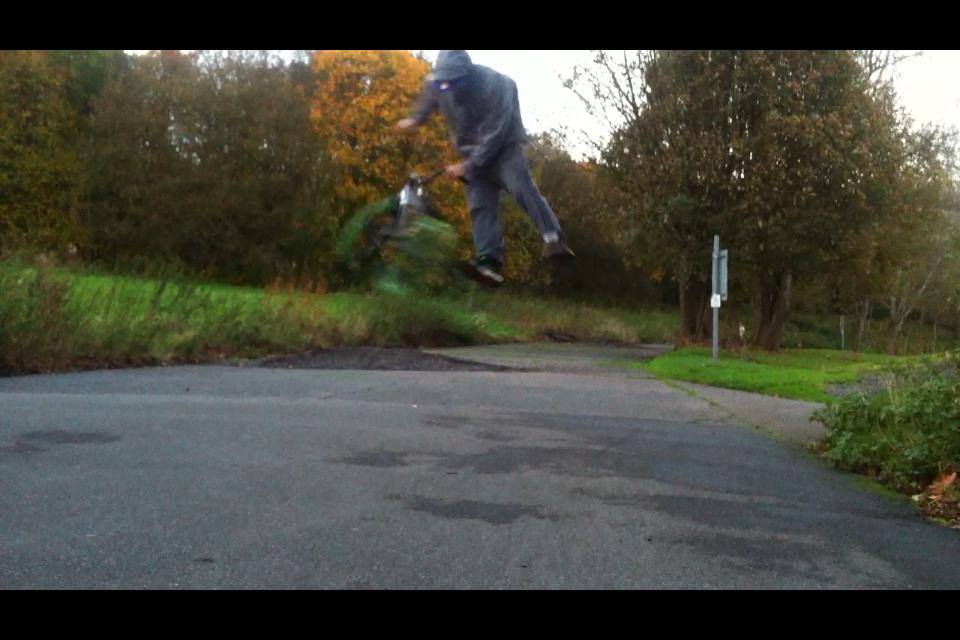 Huge hop whip, shame it was so blurry, was probs warp speed and the camera couldn't catch it