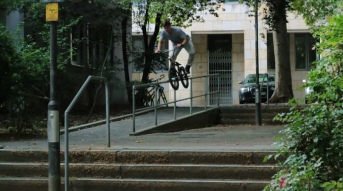 Deependbmx: Welcome to the family - Jan Hollinger
