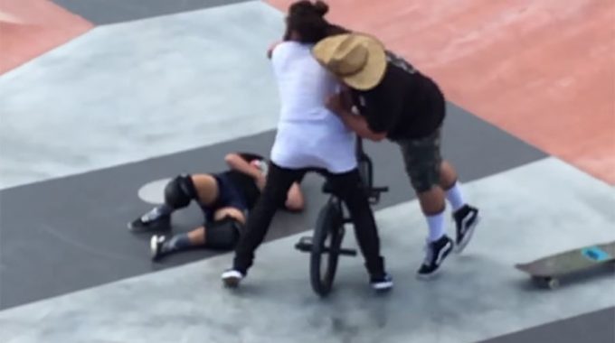 SKATEPARK FIGHT: BMX Rider Gets Assaulted by Mad Dad