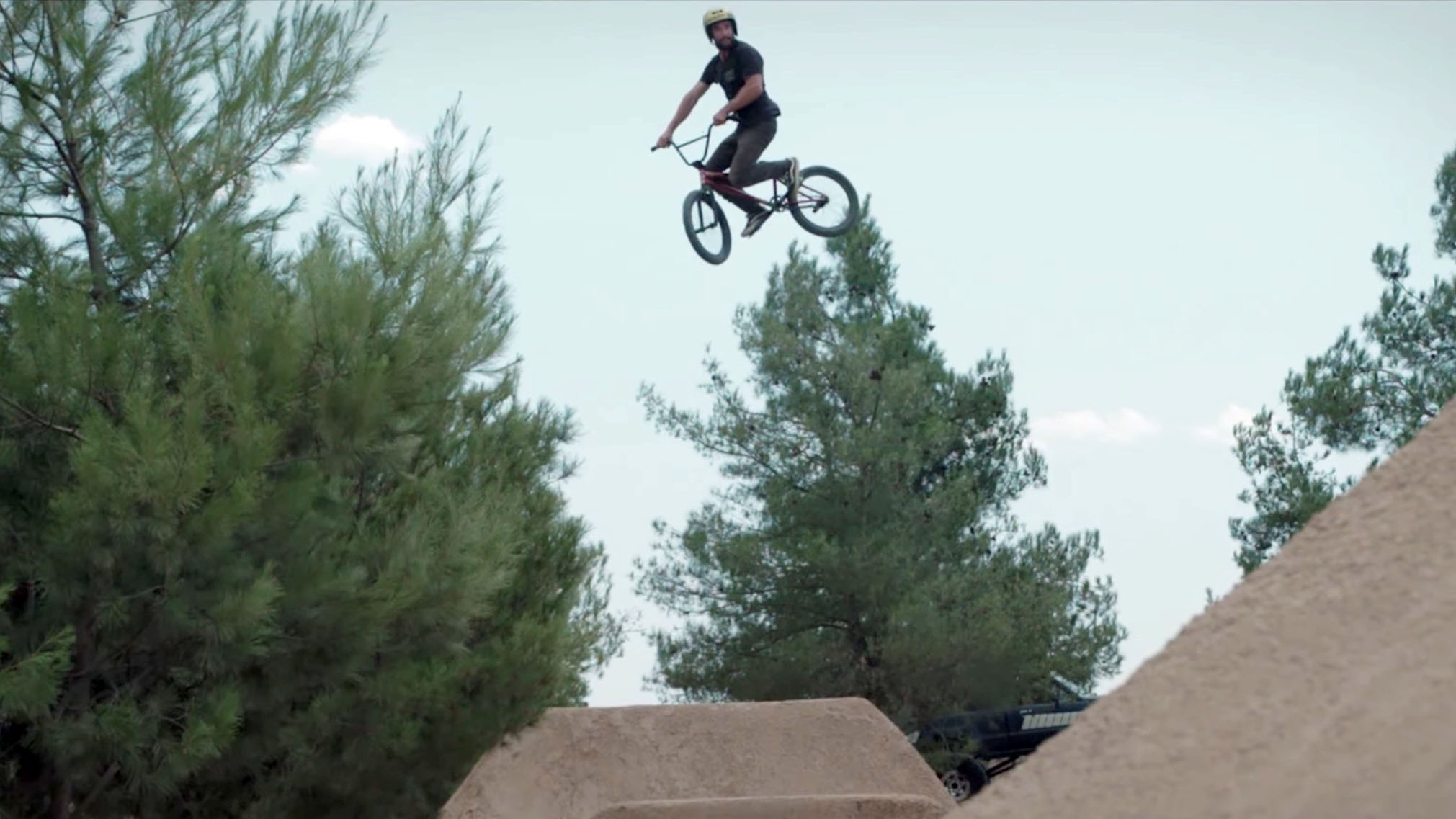 VANS FAMILY: Travis Hughes, Larry Edgar, Sean Ricany...