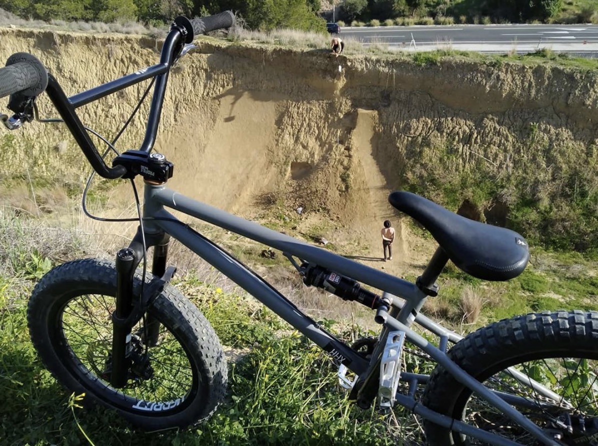 hybrid bmx mountain bike