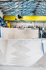 Kaz Campbell sure knows how to dip a 360