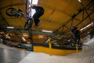 Michael Dickson, switch pegs whip